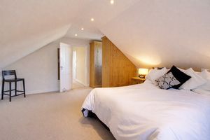 Photo 25- click for photo gallery